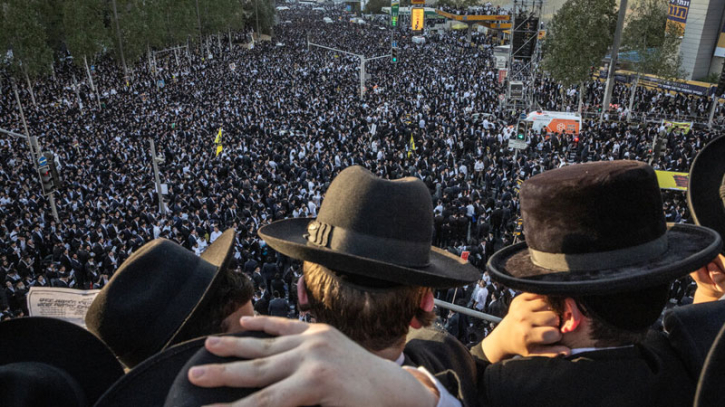 জেরুজালেমে দুই লাখ হারেদি ইহুদির বিক্ষোভ জেরুজালেমে দুই লাখ হারেদি ইহুদির বিক্ষোভ
