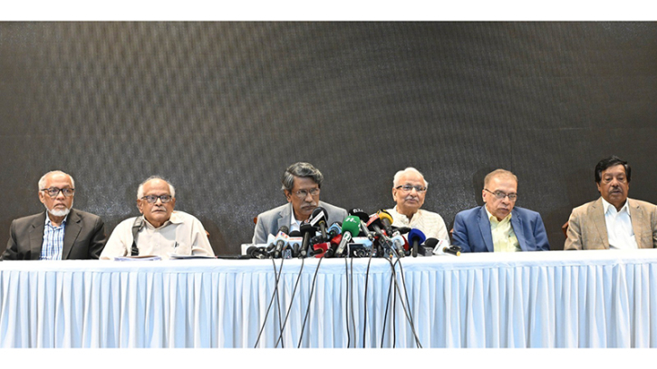 সরকারকে তিন ভাগে জুলাই সনদ বাস্তবায়নের সুপারিশ করেছে কমিশন সরকারকে তিন ভাগে জুলাই সনদ বাস্তবায়নের সুপারিশ করেছে কমিশন