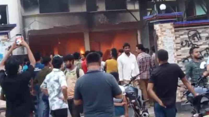 সাবেক এমপির এক বাসায় তিনবার আগুন সাবেক এমপির এক বাসায় তিনবার আগুন