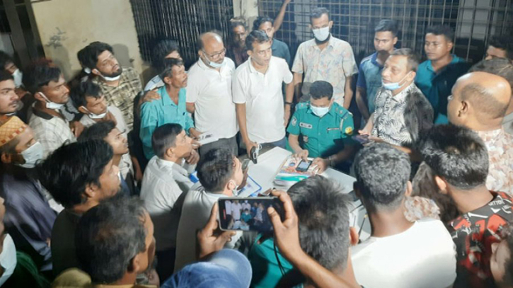 ১৬ মরদেহের ১৪টি স্বজনদের কাছে হস্তান্তর, দুটির স্বজনরা আসেননি ১৬ মরদেহের ১৪টি স্বজনদের কাছে হস্তান্তর, দুটির স্বজনরা আসেননি