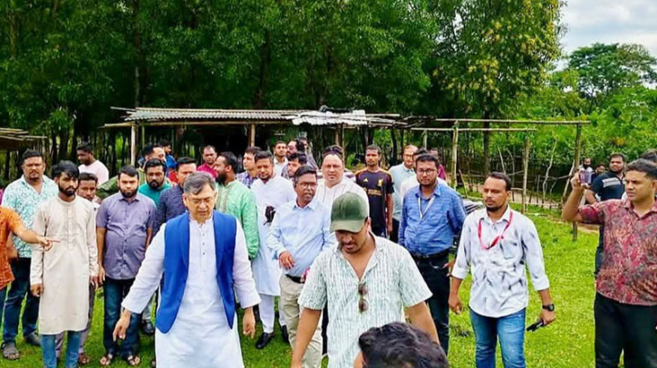 সিলেটে গুমবিষয়ক প্রামাণ্যচিত্রের শুটিংয়ে সালাহউদ্দিন আহমদ সিলেটে গুমবিষয়ক প্রামাণ্যচিত্রের শুটিংয়ে সালাহউদ্দিন আহমদ