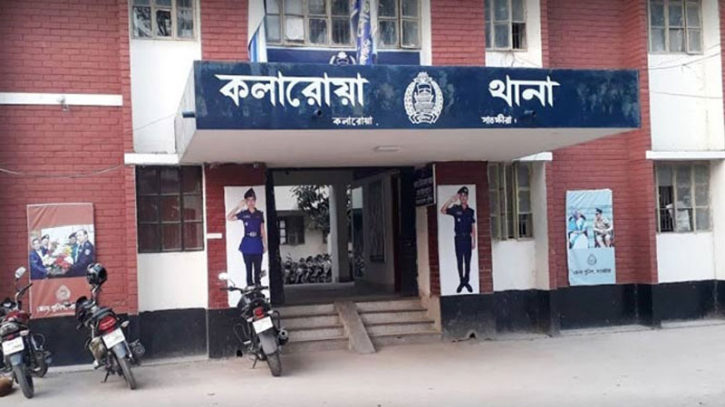 নবজাতককে খালে ফেলে দিল মা নবজাতককে খালে ফেলে দিল মা
