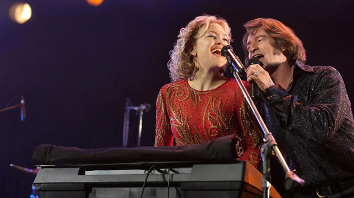 ‘সং সাং ব্লু’তে হিউ জ্যাকম্যান ও কেট হাডসন ‘সং সাং ব্লু’তে হিউ জ্যাকম্যান ও কেট হাডসন