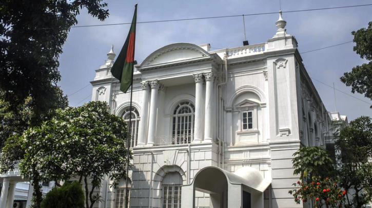 গ্রেফতার দেখিয়ে ১৫ সেনা কর্মকর্তাকে কারাগারে পাঠানোর নির্দেশ গ্রেফতার দেখিয়ে ১৫ সেনা কর্মকর্তাকে কারাগারে পাঠানোর নির্দেশ