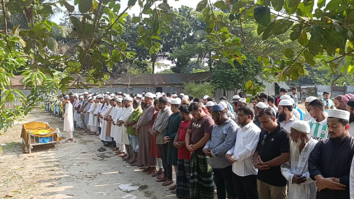মেট্রোরেলে দুর্ঘটনায় প্রাণ হারানো আবুল কালামের দাফন সম্পন্ন মেট্রোরেলে দুর্ঘটনায় প্রাণ হারানো আবুল কালামের দাফন সম্পন্ন