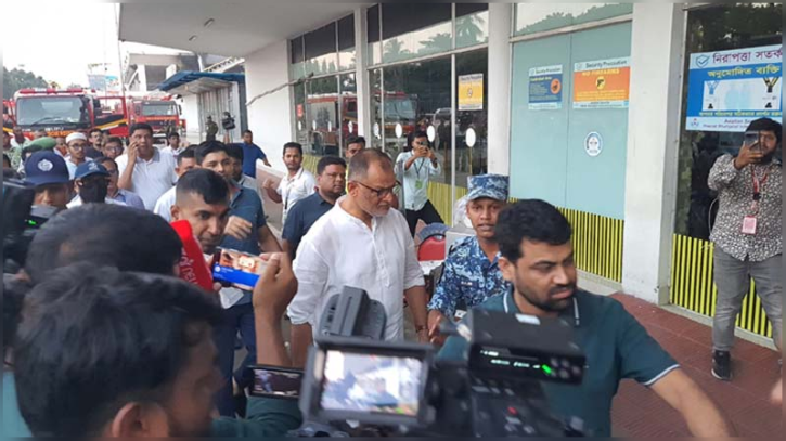 যত দ্রুত সম্ভব বিমানবন্দর চালু করা হবে: বিমান উপদেষ্টা যত দ্রুত সম্ভব বিমানবন্দর চালু করা হবে: বিমান উপদেষ্টা