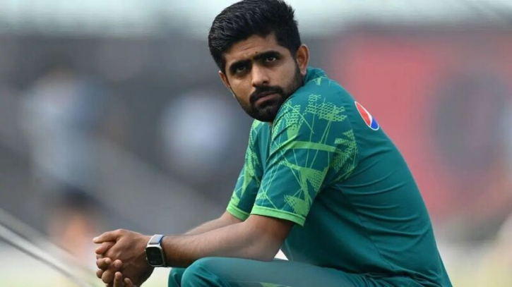 টি-টোয়েন্টি দলে ফিরলেন বাবর আজম টি-টোয়েন্টি দলে ফিরলেন বাবর আজম