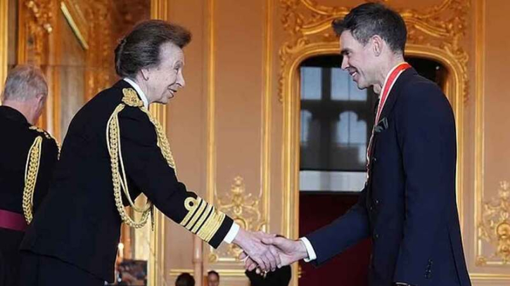 নাইটহুড পেলেন জেমস অ্যান্ডারসন নাইটহুড পেলেন জেমস অ্যান্ডারসন