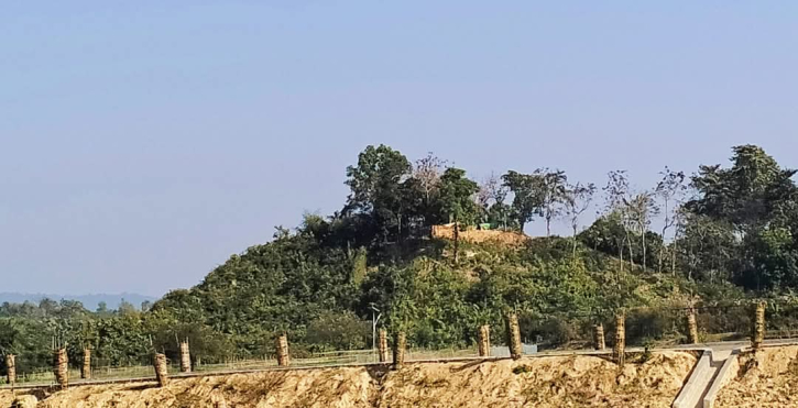নাইক্ষ্যংছড়ি সীমান্তে ফের ‘স্থলমাইন’ বিস্ফোরণ নাইক্ষ্যংছড়ি সীমান্তে ফের ‘স্থলমাইন’ বিস্ফোরণ