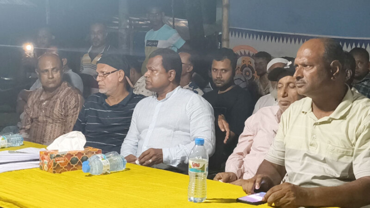 নিরীহ আ.লীগ কর্মীদের বুকে টেনে নিতে বললেন বিএনপি নেতা নিরীহ আ.লীগ কর্মীদের বুকে টেনে নিতে বললেন বিএনপি নেতা