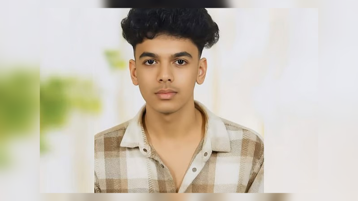 হাটহাজারীতে স্কুলছাত্রকে পিটিয়ে হত্যা হাটহাজারীতে স্কুলছাত্রকে পিটিয়ে হত্যা