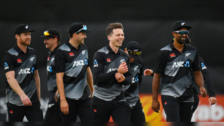 এক যুগ পর ইংল্যান্ডকে হারিয়ে ওয়ানডে সিরিজ জয়ের উল্লাসে নিউজিল্যান