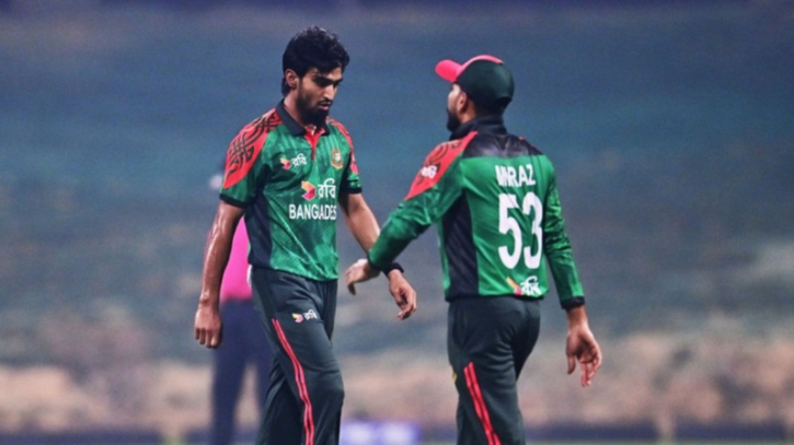 হোয়াইটওয়াশের পরও সুখবর: আইসিসি র‌্যাঙ্কিংয়ে উন্নতি মিরাজ ও হৃদয়ের