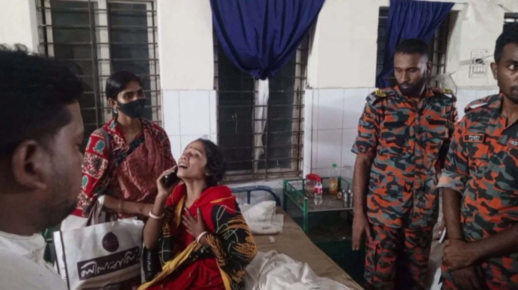 পদ্মায় স্পিডবোট ডুবে নারী নিহত, আহত ৮ পদ্মায় স্পিডবোট ডুবে নারী নিহত, আহত ৮