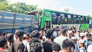 সোনাইমুড়ীতে ট্রাকে ধাক্কা খেয়ে বাসচালক নিহত