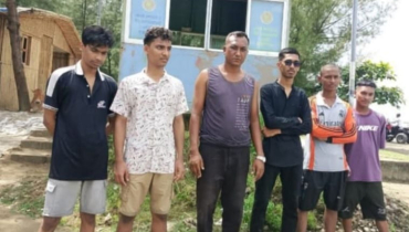 বিচকর্মীর সাহসে রক্ষা পেলেন পাঁচ তরুণ পর্যটক