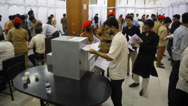 প্রশাসনের ‘সুস্পষ্ট’ ব্যাখ্যা চায় শিক্ষকদের সাদা দল