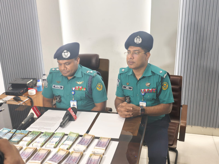 ব্যবসায়ীর ফেলে যাওয়া ১২ লাখ টাকা উদ্ধার